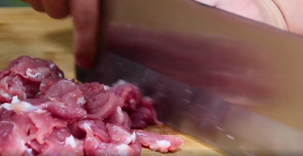 炒猪肉很柴怎么办,炒猪肉时瘦肉发柴咬不动