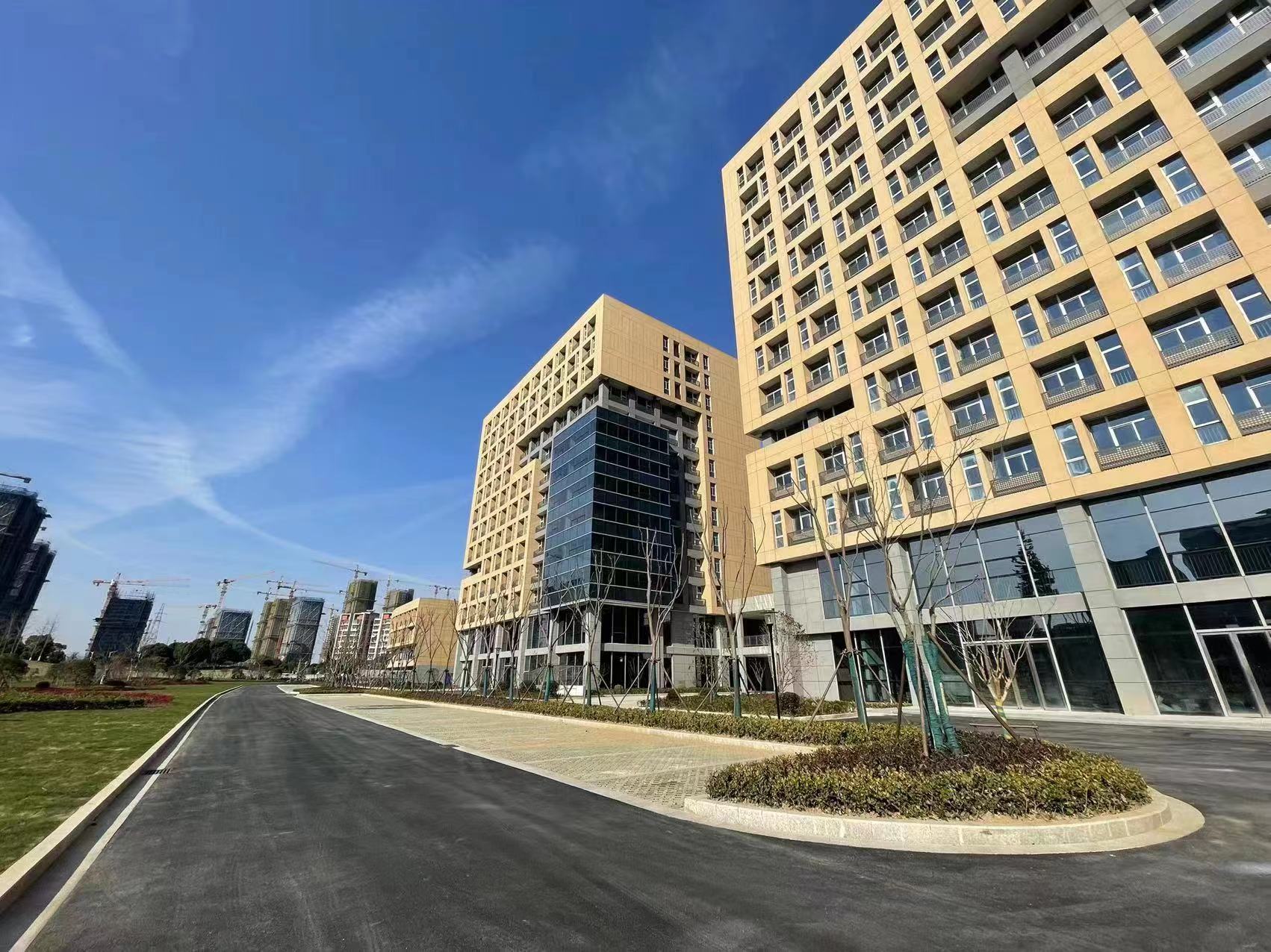 想创新敢创业，快来板桥鸿创城！