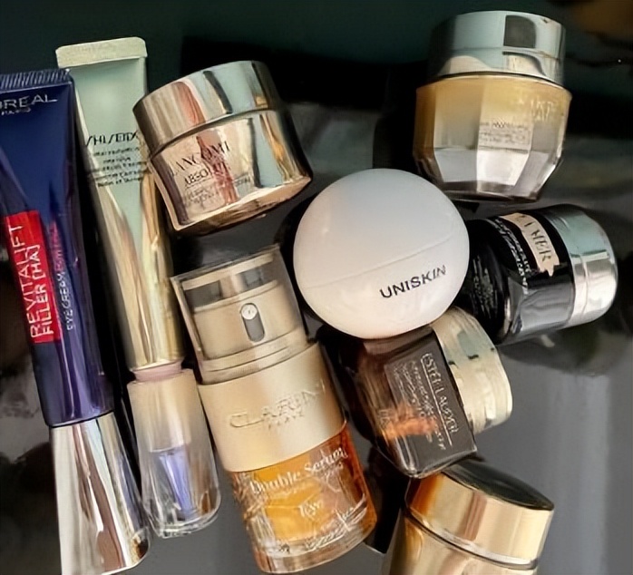 30岁女人护肤品推荐小棕瓶,红腰子和雅诗兰黛小棕瓶哪个抗老