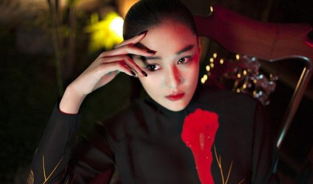 一出道就大方承认整容,出道就被逼着整容