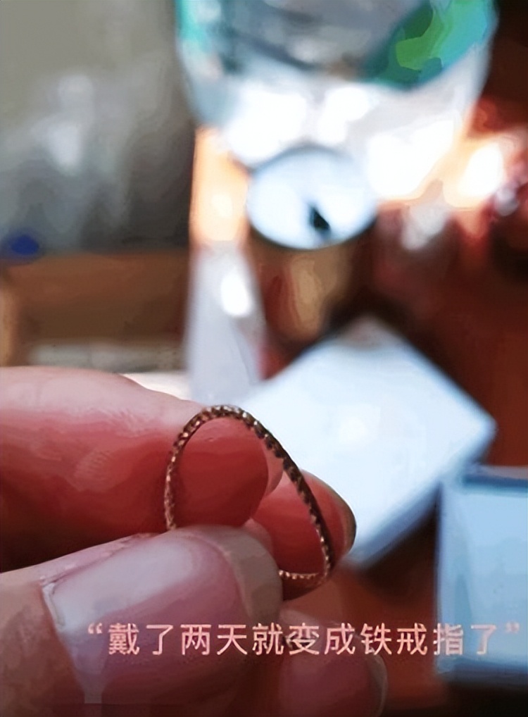 粉丝看直播不买遭骂,假冒劣品漫天吹,这7位明星带货吃相太难看