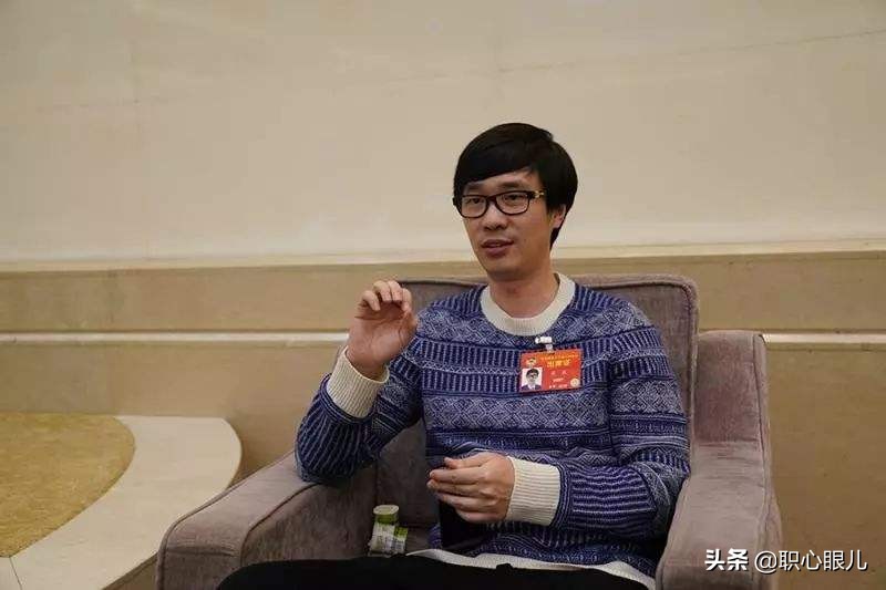 从宅男到首富：下过岗、摆过摊的唐家三少，凭啥在家就能年入过亿