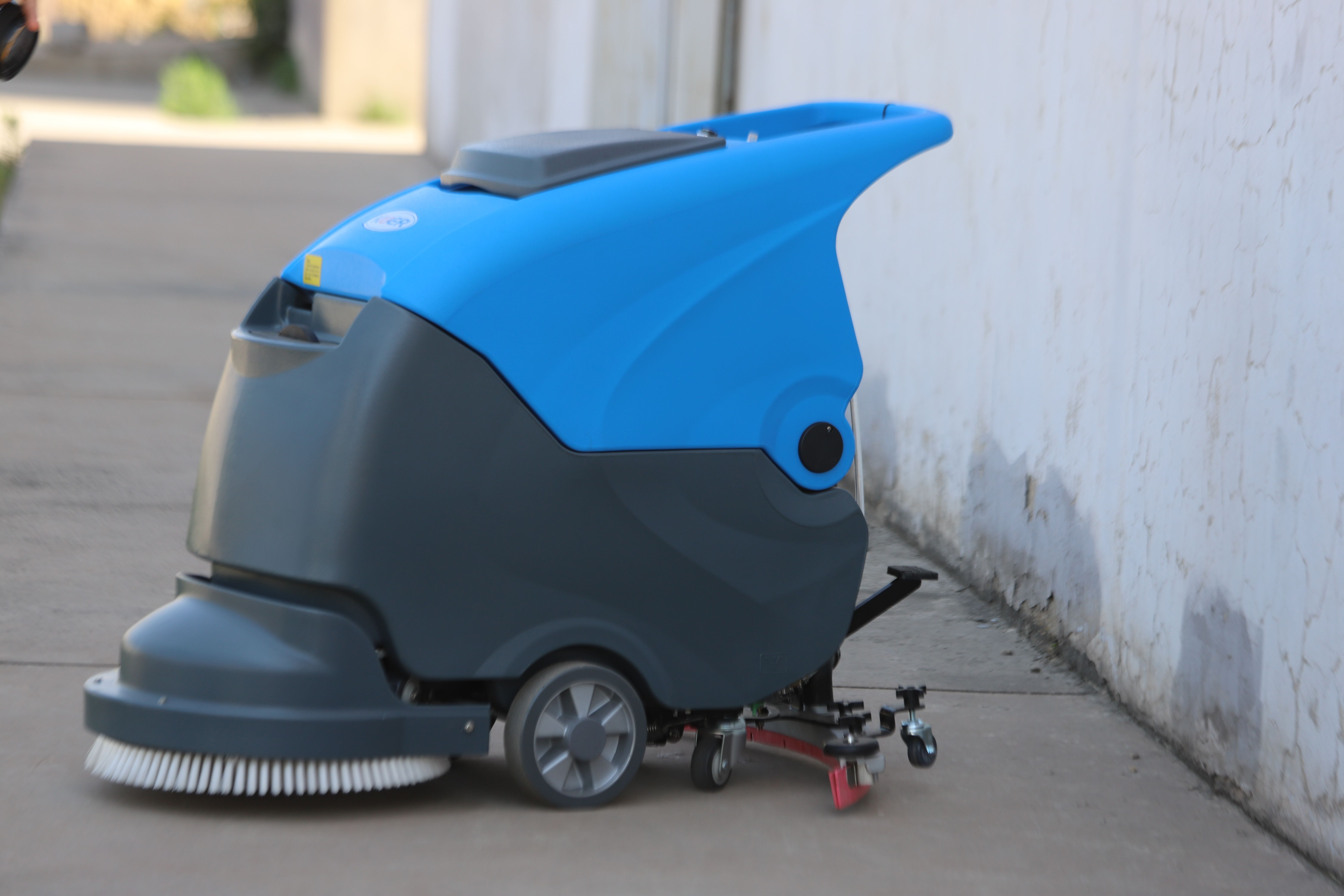 家用手推式洗地机价格多少,手推式洗地机价格推荐