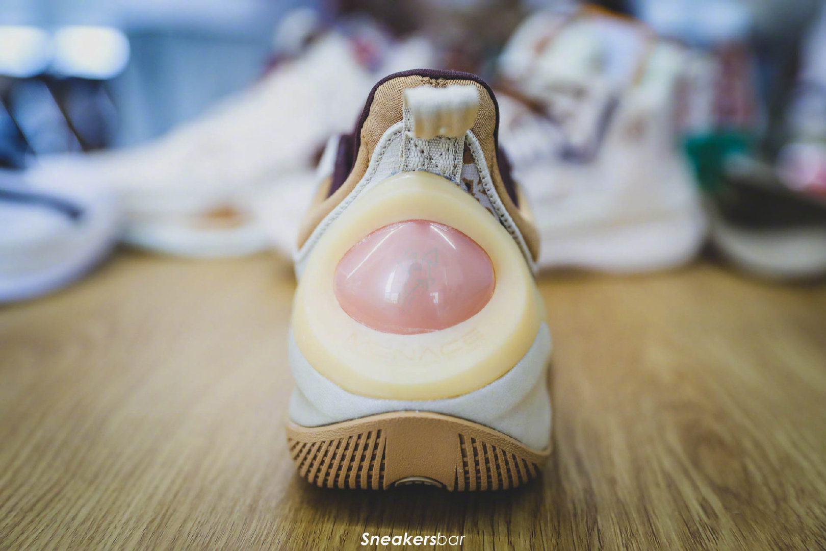 黑马来袭！361度后卫鞋帅翻，洞洞鞋好评，休闲款撞脸库里8？