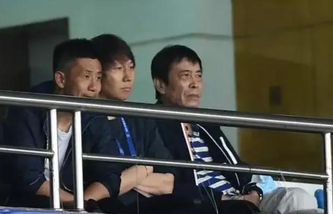 李铁案发半月余，官媒说出球迷心声，足坛腐败毒瘤不除无出线之日