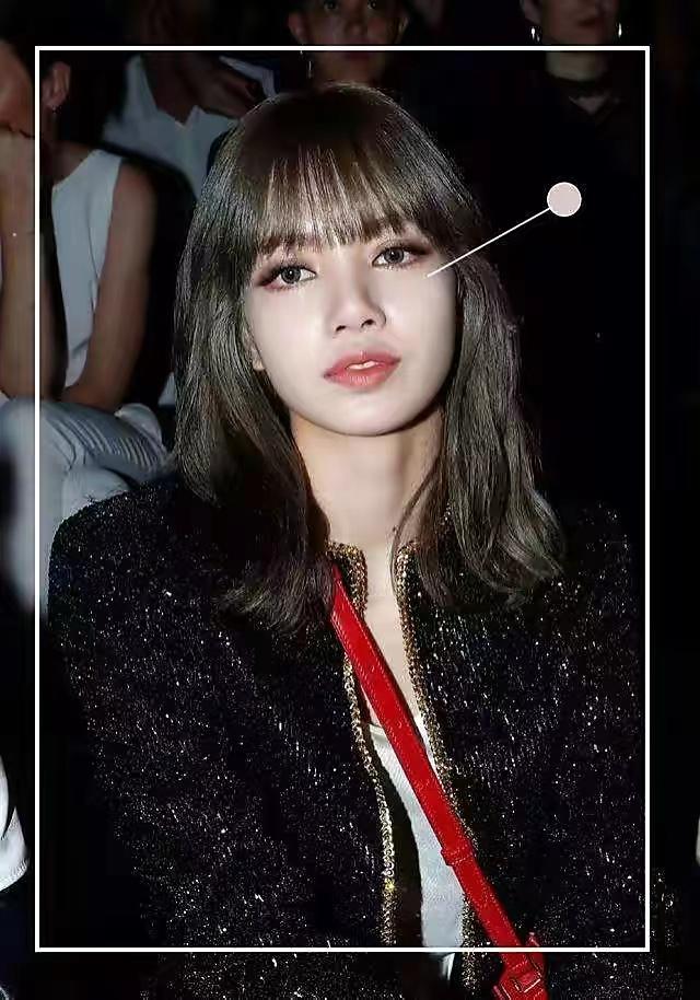 “人间芭比”Lisa：靠一个动作成顶流巨星，年仅20岁坐拥过亿身价