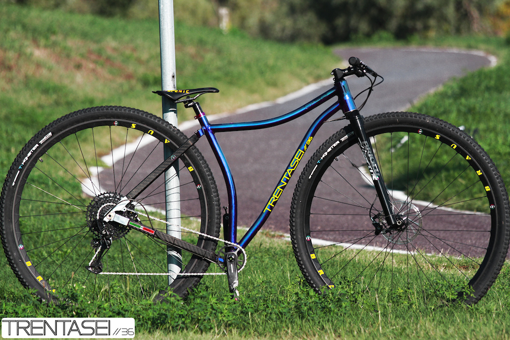 2024款碳纤维山地车推荐,最轻29寸碳纤维山地车