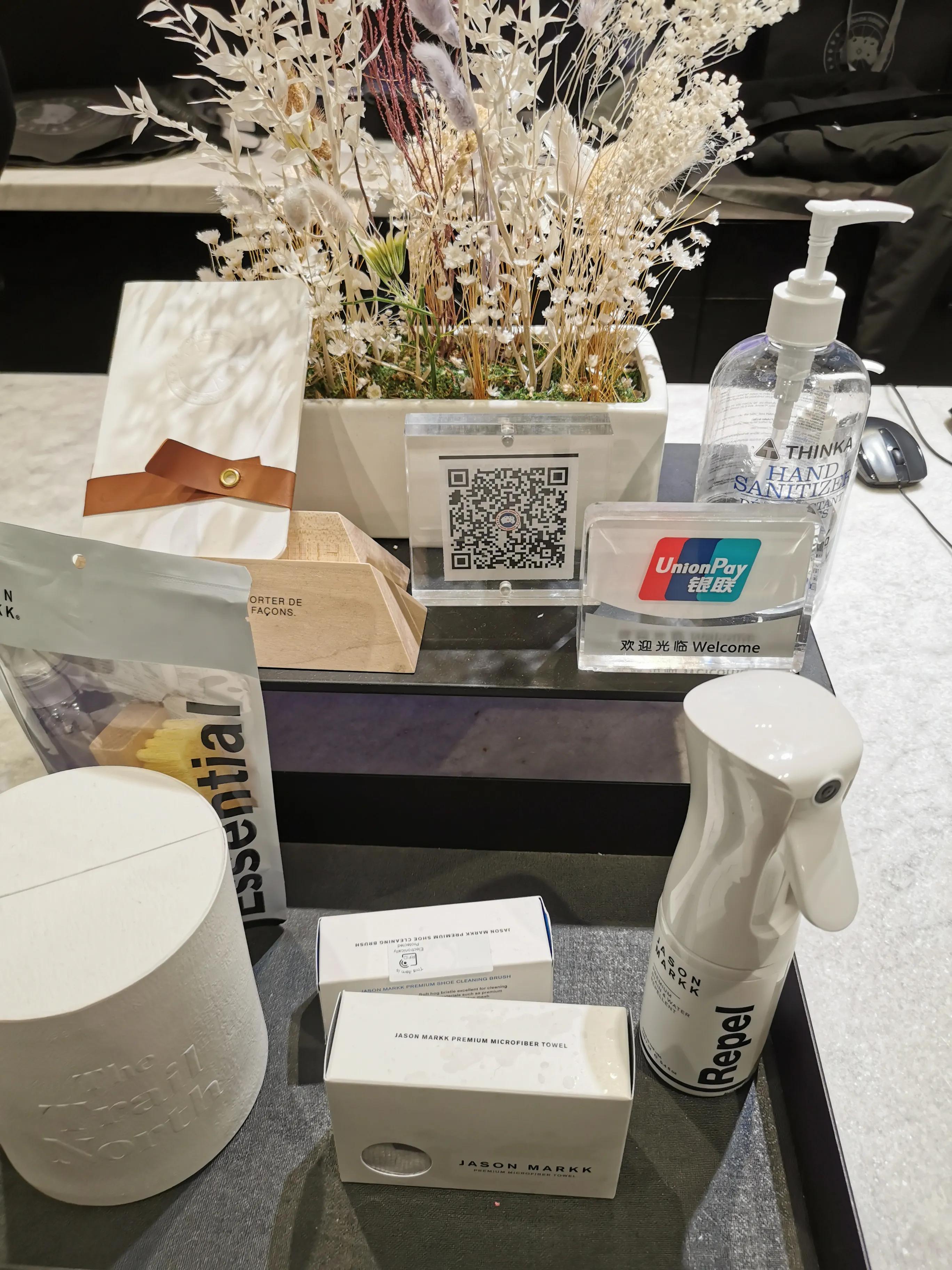 为什么有很多中国人买加拿大鹅,加拿大鹅中国是不是比加拿大贵