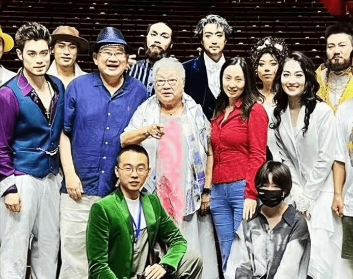 离开美颜和滤镜的明星,张庭和陶虹同拍的明星脸