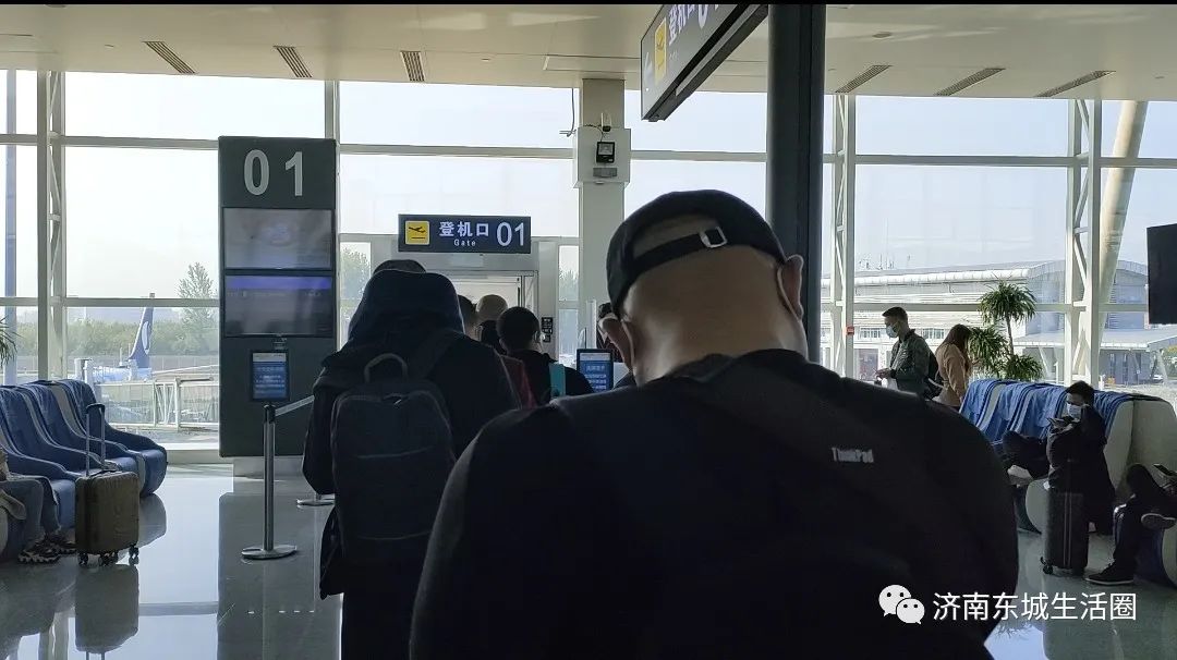 济南遥墙飞机场取票登机流程,济南机场首次坐飞机注意事项
