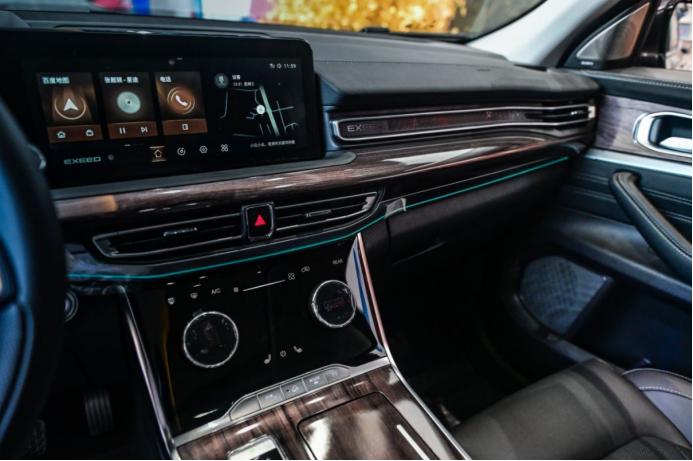 星途揽月2024款和传祺gs8对比,星途揽月国际版对比广汽传祺gs8