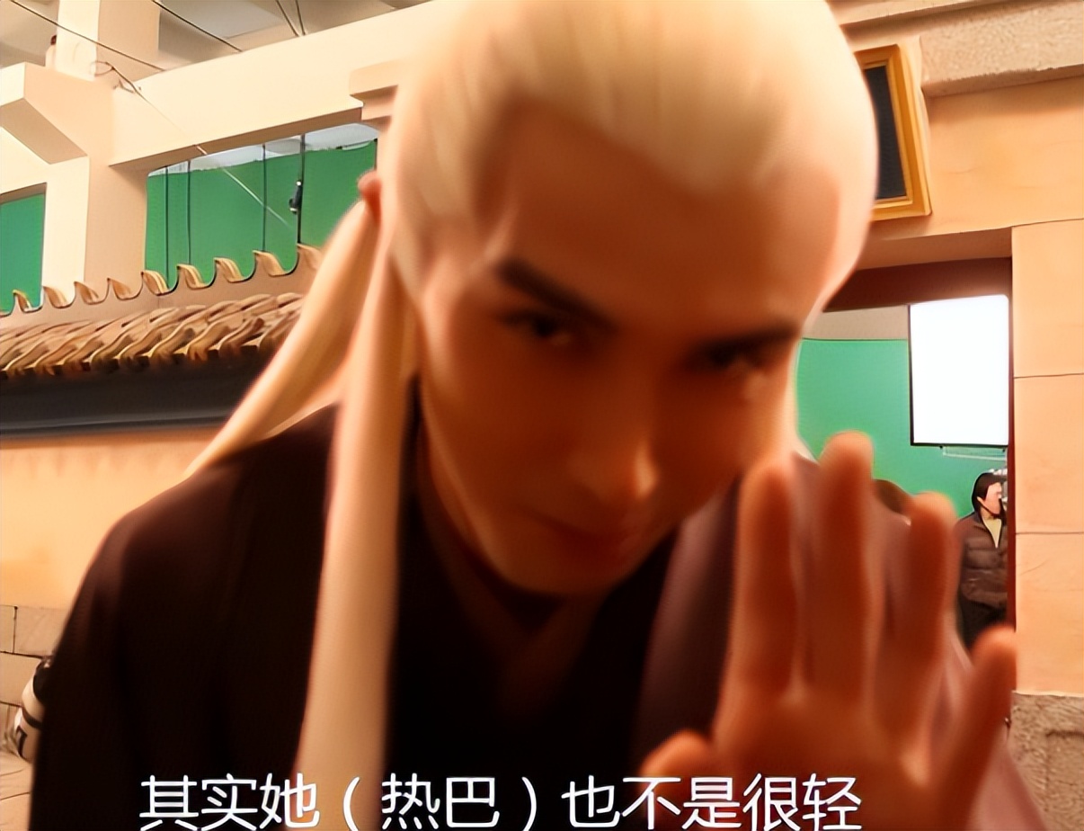 假发，假臀，假肌肉？明星“好皮囊”下，是眼见不一定为实的真相