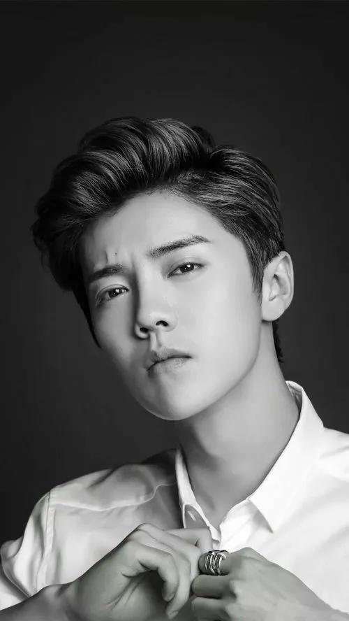 鹿晗30岁少年感,鹿晗帅气的外表下专一