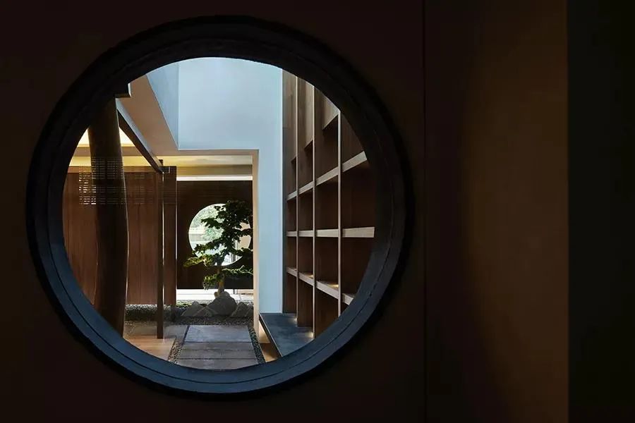 江南风园林中式餐厅设计方案,餐饮空间设计现代新中式