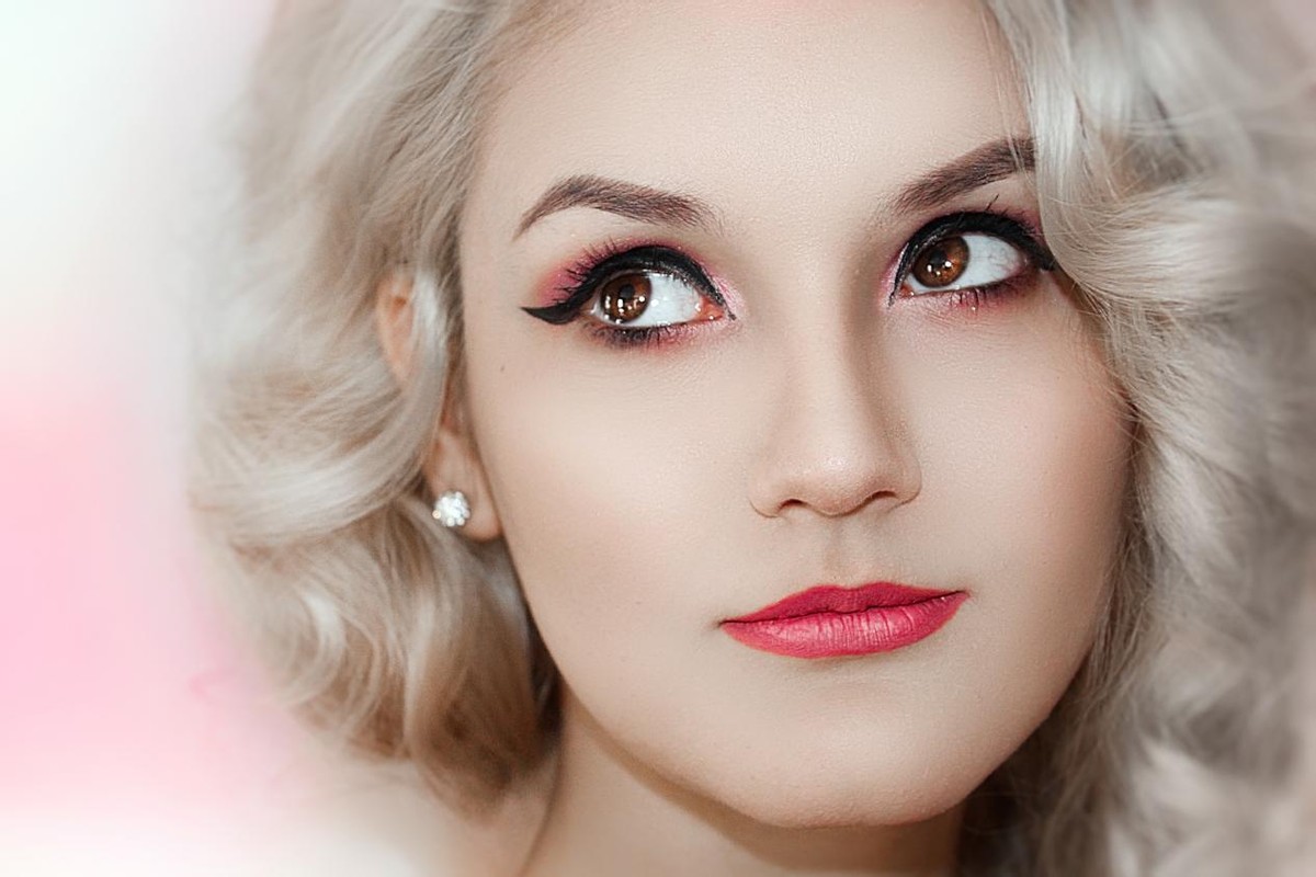 夏天出油适合怎么护肤,夏天怎么护肤不油腻