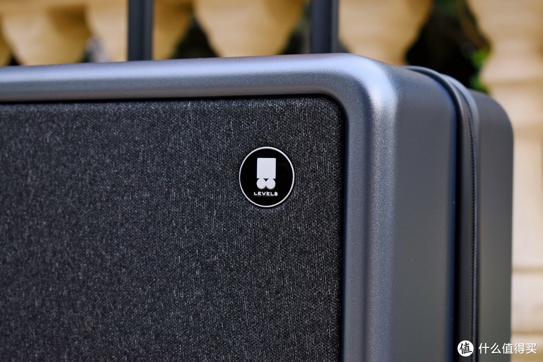 地平线8号城市脉搏行李箱，质感突出，干湿分离，真的好用