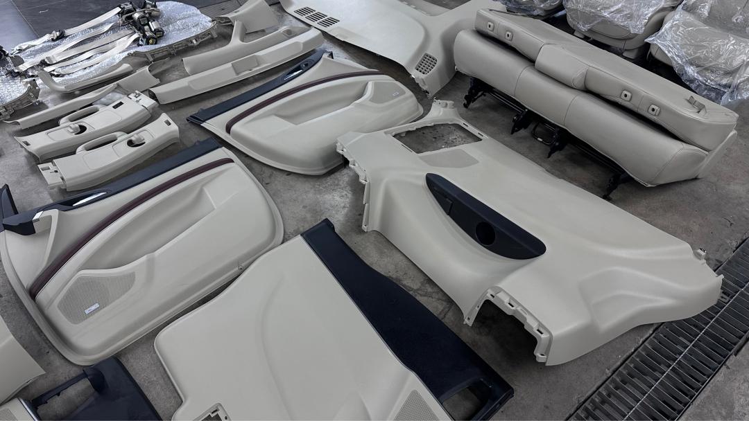 破烂的车变成新车,破烂的车子翻新