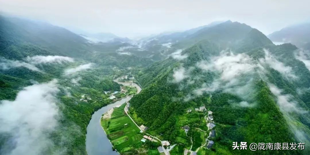 浜斾竴搴峰吇鏃呮父,浜斾竴搴峰吇搴﹀亣鏀荤暐