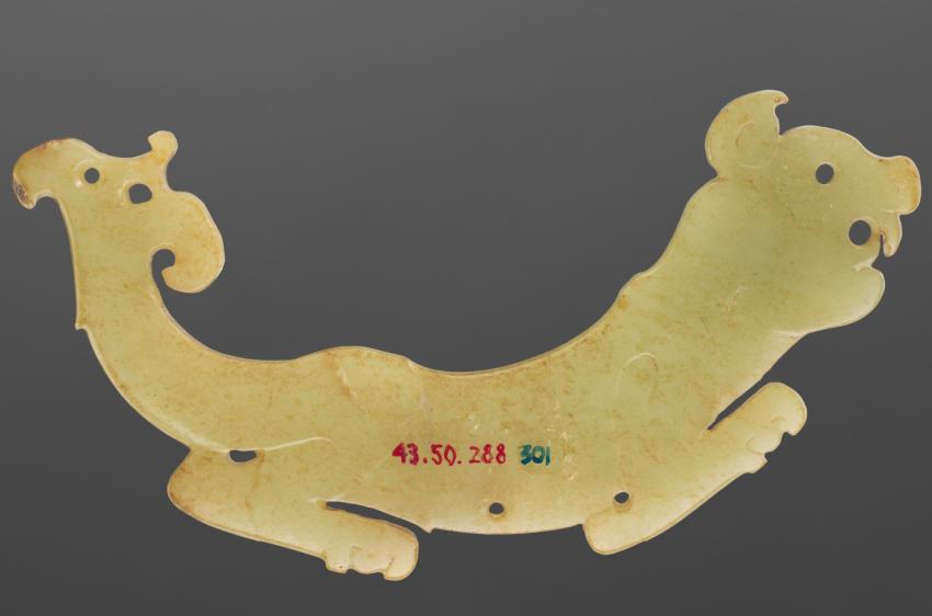 陕西历史博物馆馆藏石峁古城玉器,苏州博物馆馆藏老玉器