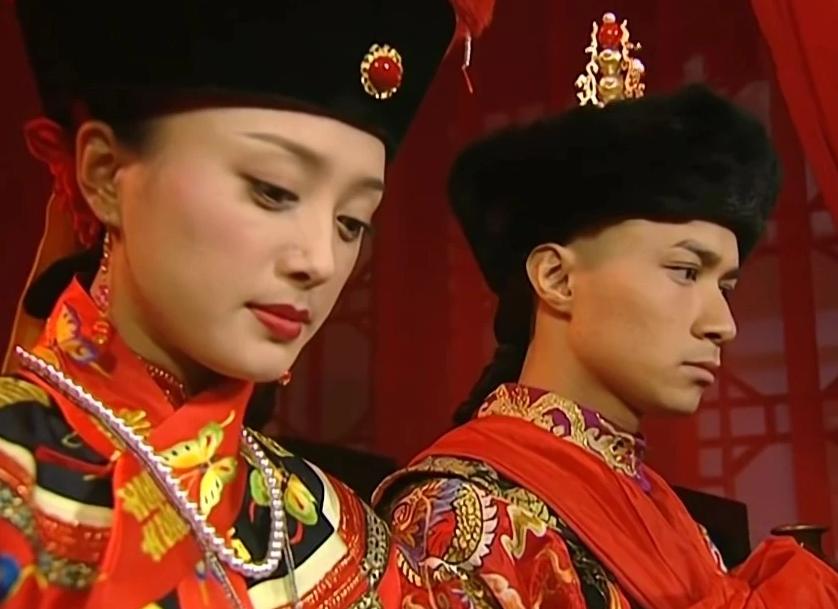 给小燕子取名还珠格格,还珠格格小燕子和紫薇结为姐妹