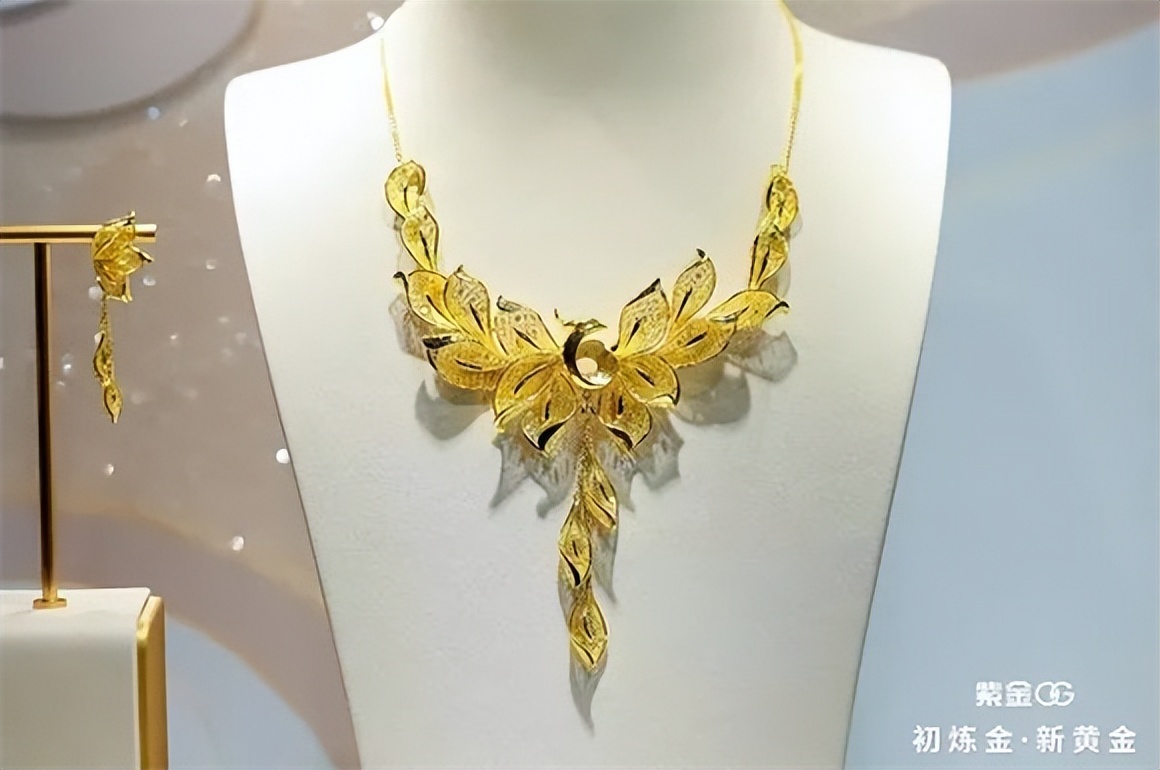 紫金初炼金门店,金矿挖金