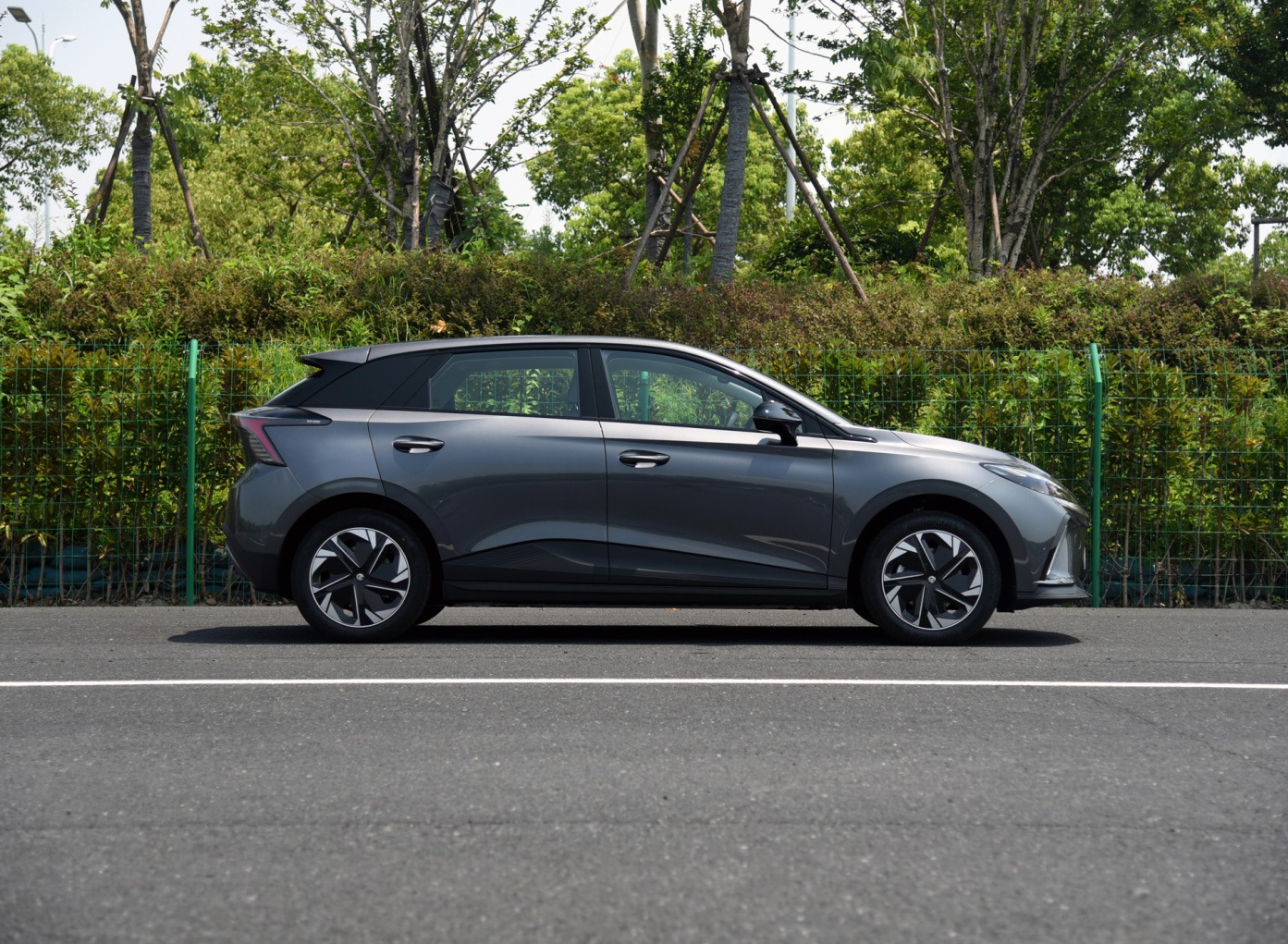 mgmulan时尚版和豪华版的区别,mgmulan四驱版怎么样