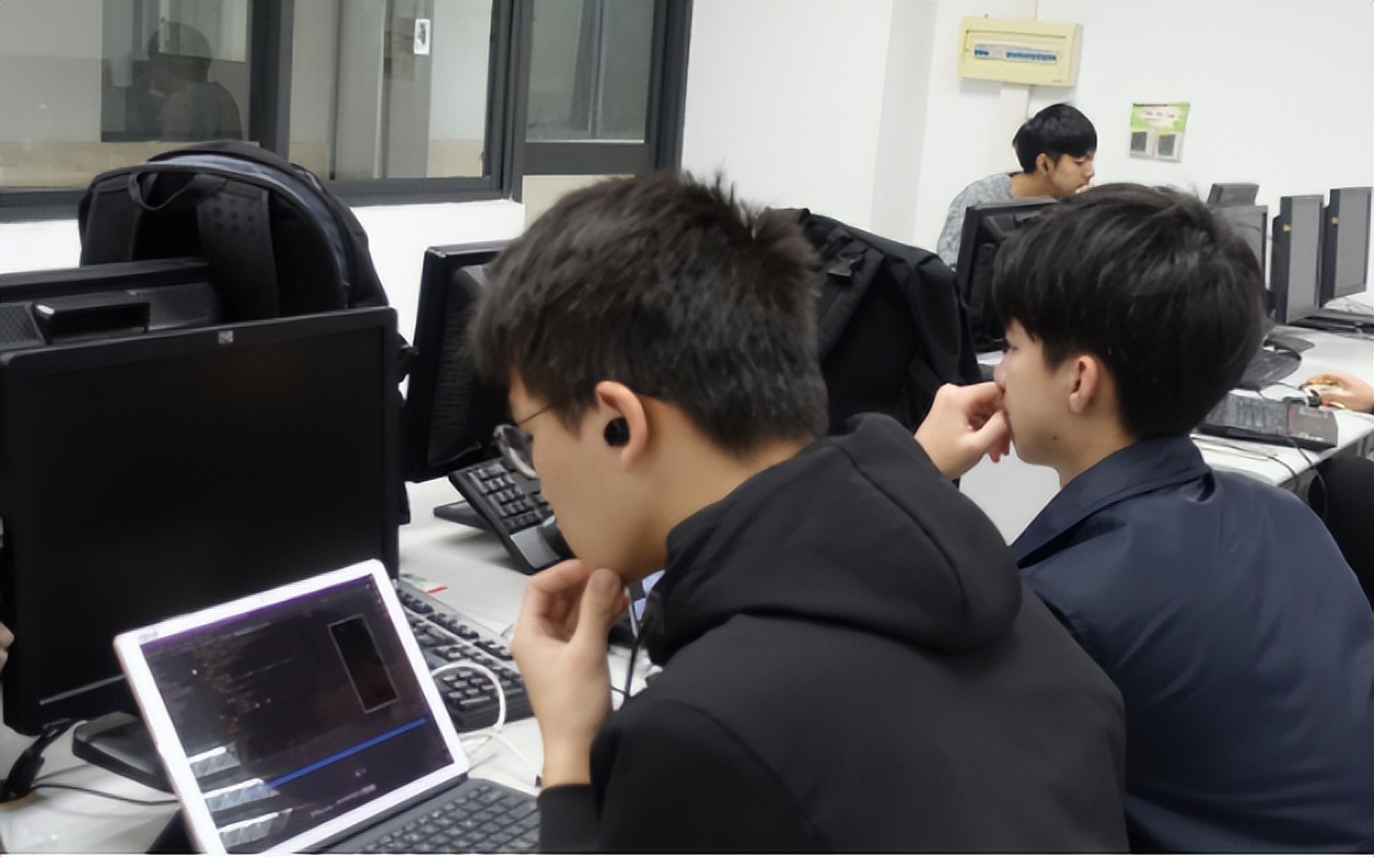 毕业生月收入较高本科专业top10,本科毕业工资最高的20个专业