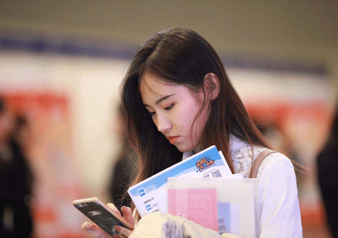 你想进入央企国企工作吗,本科生进中铁好进吗