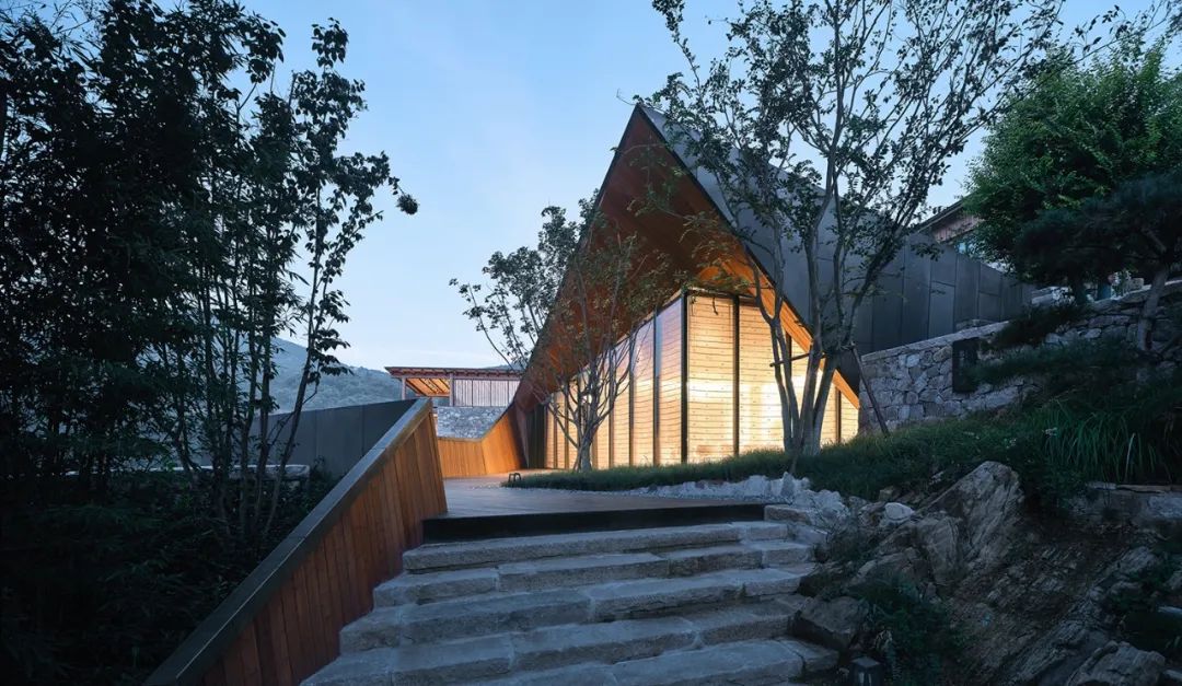 农村自建石头房,农村深山石头房