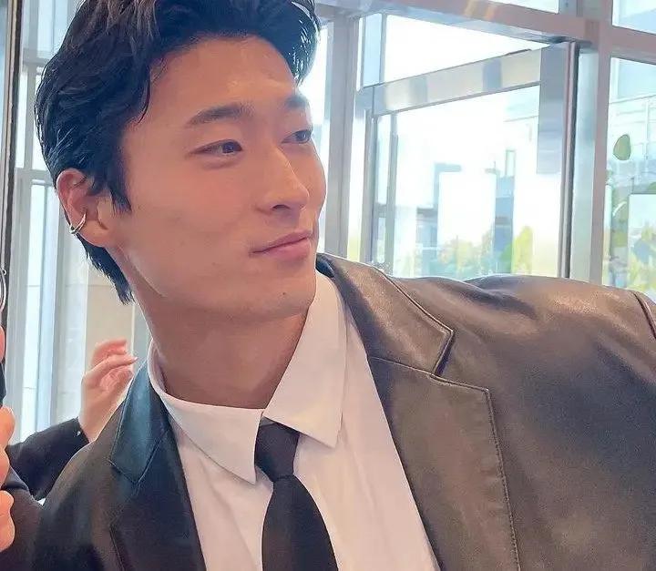 曹圭成孙兴慜谁地位高,韩国一哥孙兴慜与韩国女星