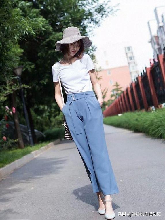 皮肤偏黄的女生适合什么颜色,皮肤偏黄的女生适合什么衣服