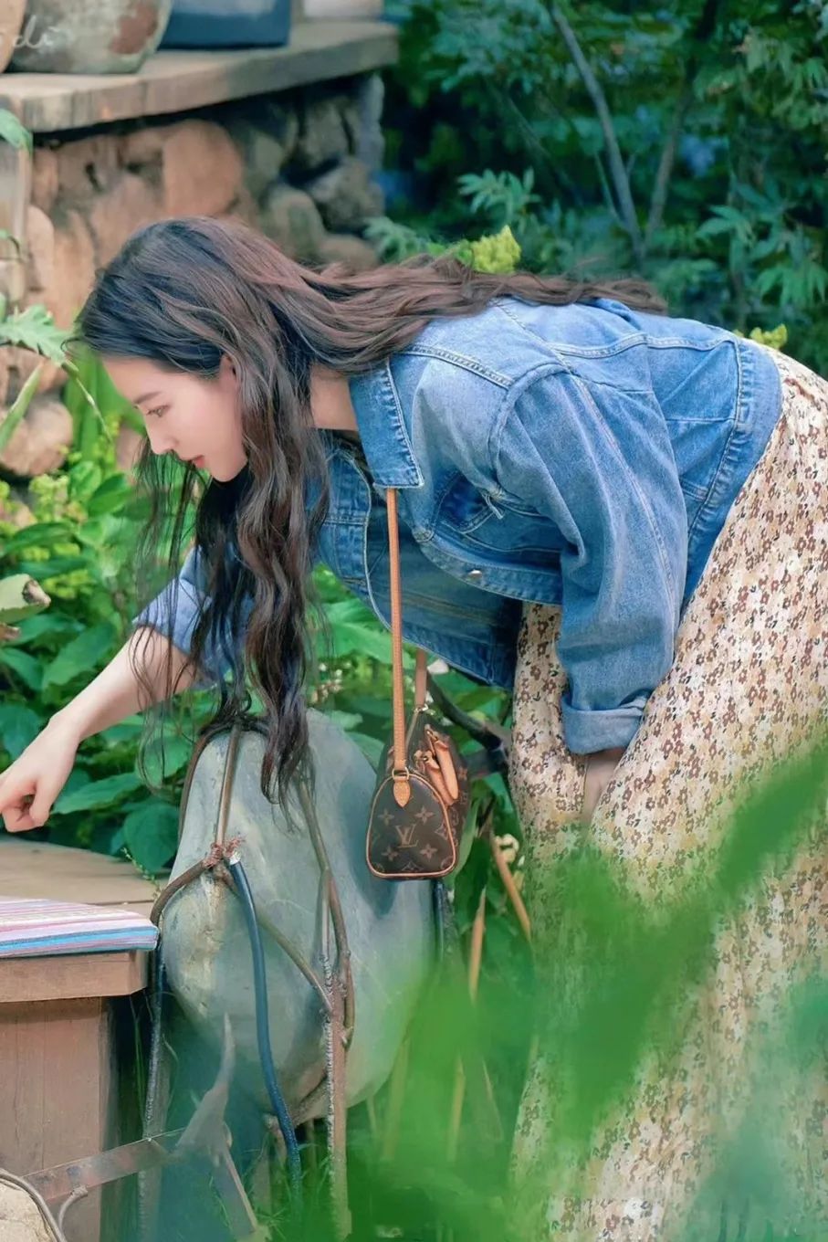 2023年四月旅游穿搭,四月穿衣笔记浪漫春日的十套穿搭