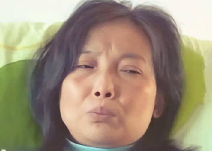 刘霆16年前背母上大学感动全国,背母求学的刘霆为什么变性