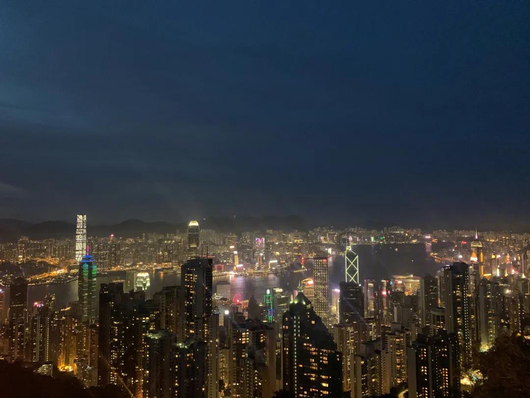 香港一对老年夫妇跳楼身亡,香港父母双双跳楼案