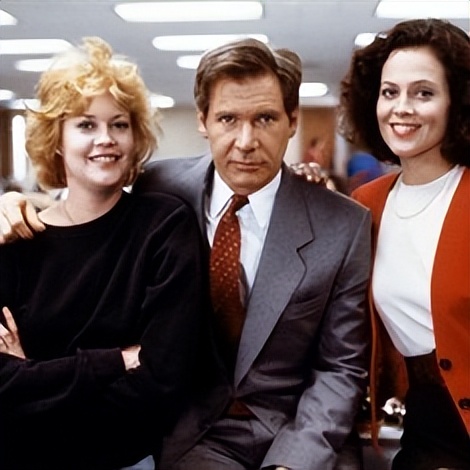 《打工女郎》中展现的女性主义和社会问题对当代社会有何影响？