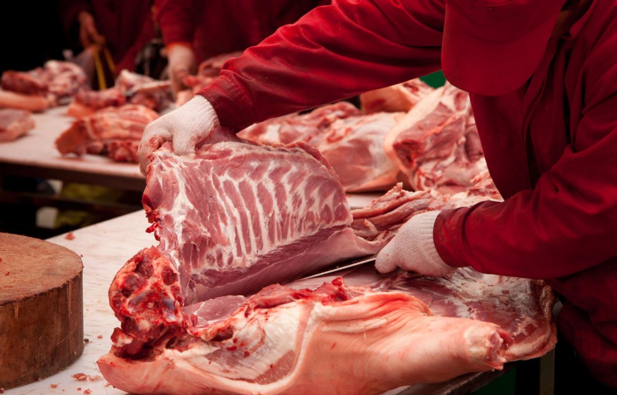 法国猪肉“进攻”中国市场？两国签下大单，我国还需要进口猪肉吗