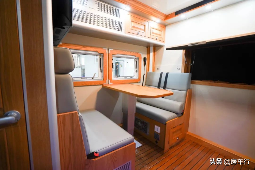 蓝牌五座德国曼重卡房车,b级越野豪华房车大全100万以上