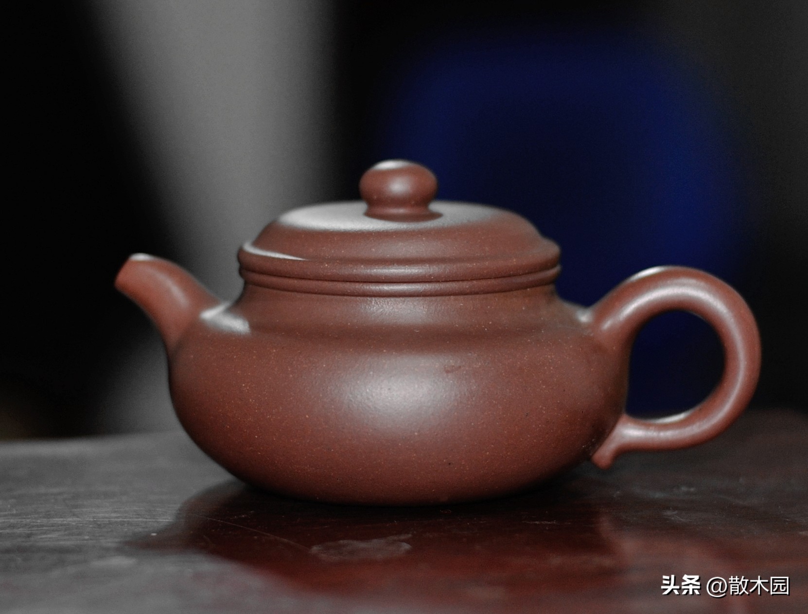 宜兴名家纯手工紫砂壶泥绘扁腹壶,扁腹紫砂壶怎么选择