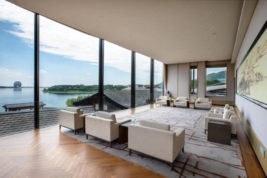 雁柏山庄的夜景,雁柏山庄远景