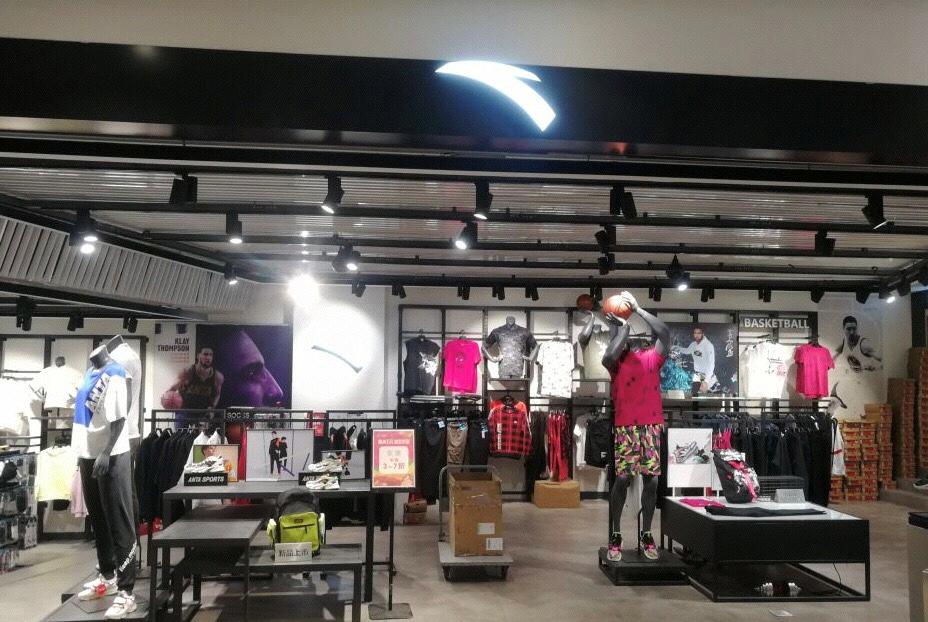 阿迪和耐克恩怨史,阿迪耐克和国产运动品牌