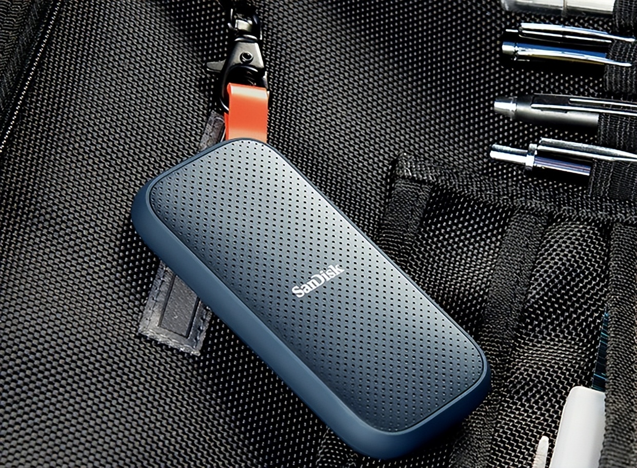 移动硬盘是机械和固态哪个好一点,移动硬盘和固态移动硬盘怎么选