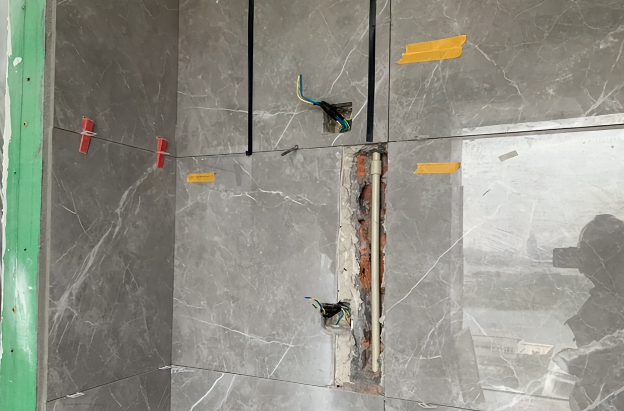 装修水电不要走顶,装修水电不开槽的弊端