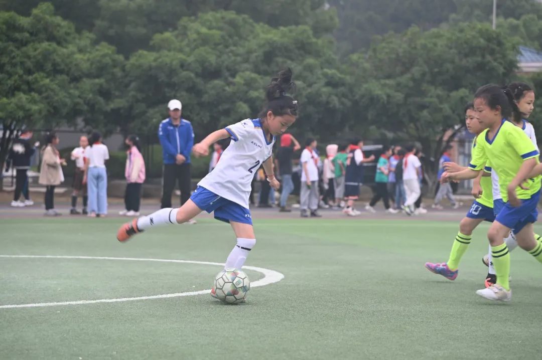 校园足球挺进决赛,驰骋绿茵足够精彩