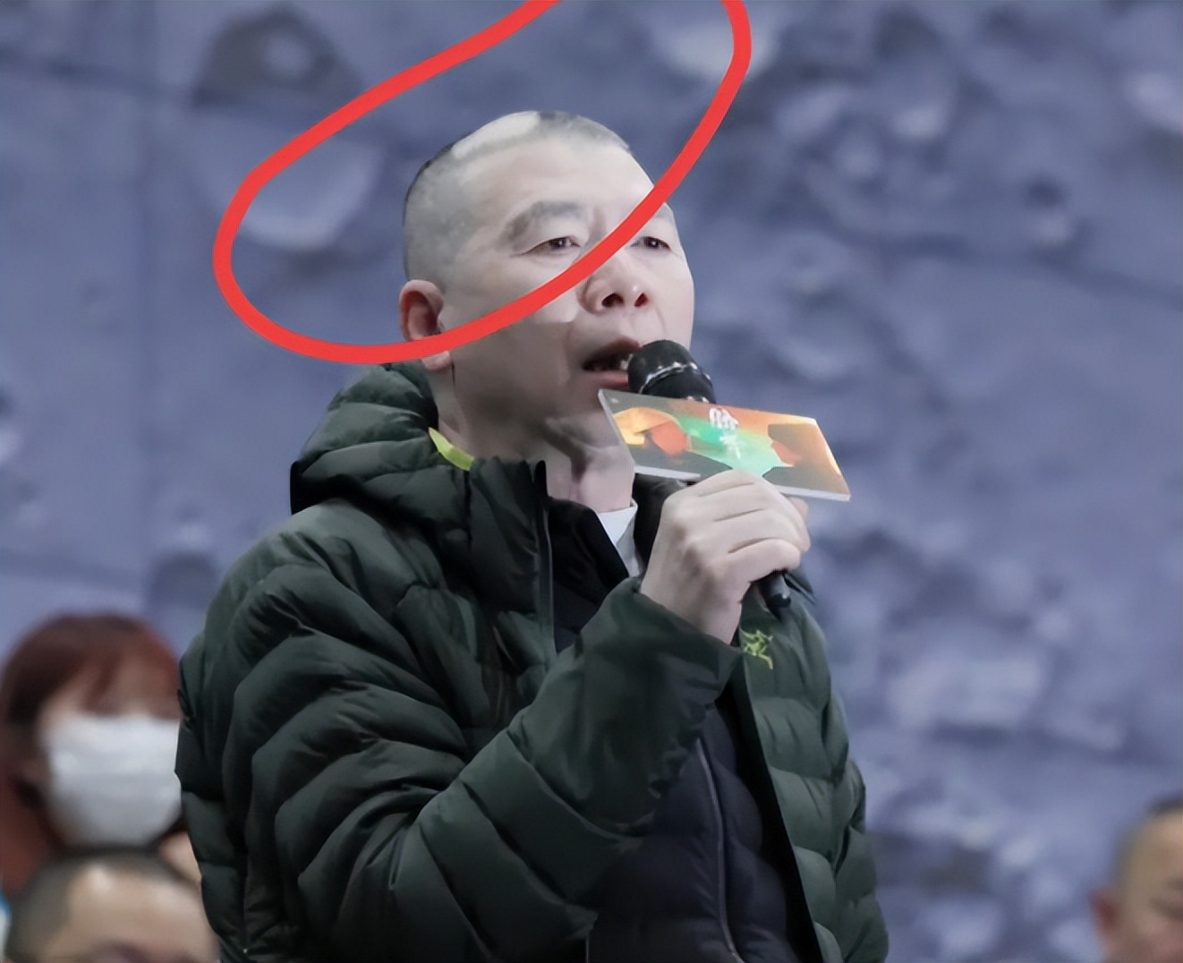 看见香蕉就流泪，一接吻嘴就肿，明星这些“隐疾”，困扰他们很久