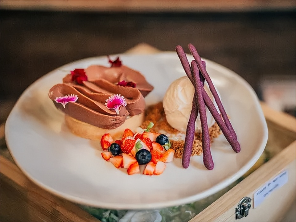 把食物制作成植物的餐厅，TheBloomingGallery满足你