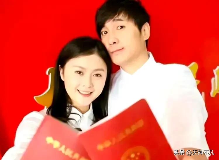 沈腾老婆王琦全身照,沈腾妻子王琦身材