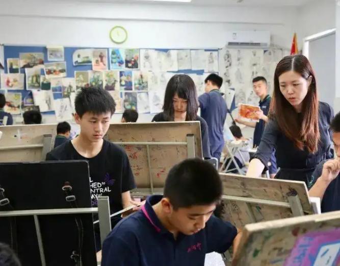 南京美术集训画室找哪家,想考美院附中选哪个画室集训