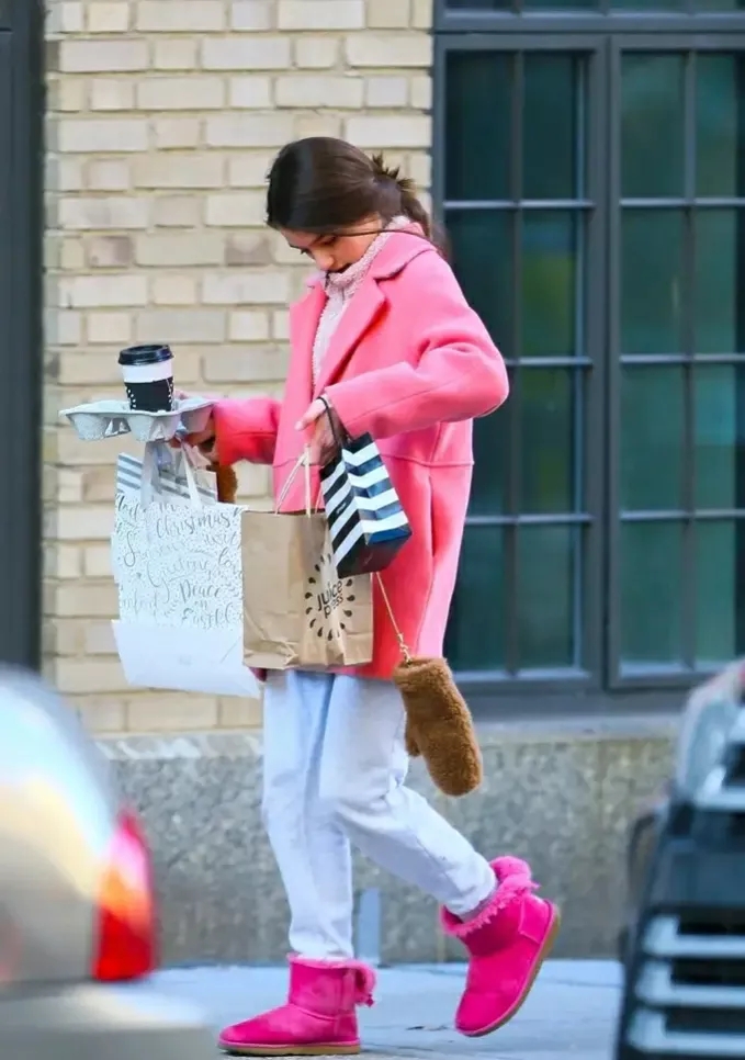 汤姆克鲁斯跟女儿视频,汤姆克鲁斯和女儿像