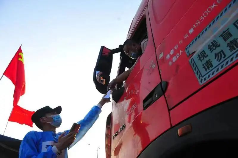 守护平安稳定我们在行动,国庆中秋长假全市治安稳定