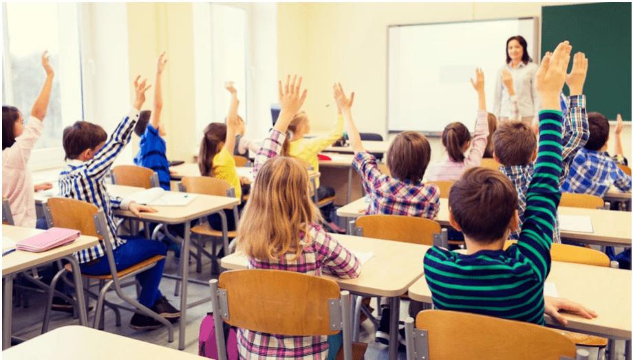 美国普通家庭有几个孩子,美国自己在家教孩子不上学可以吗